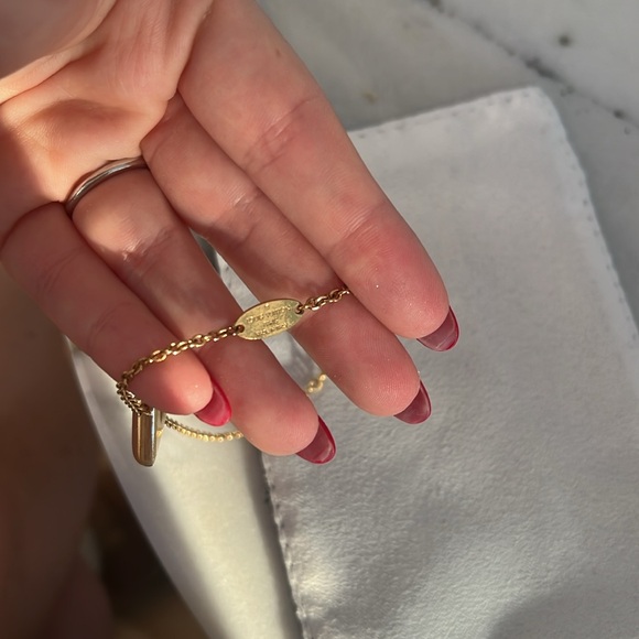 Louis Vuitton Essential V Station Bracelet - Picture 6 of 8